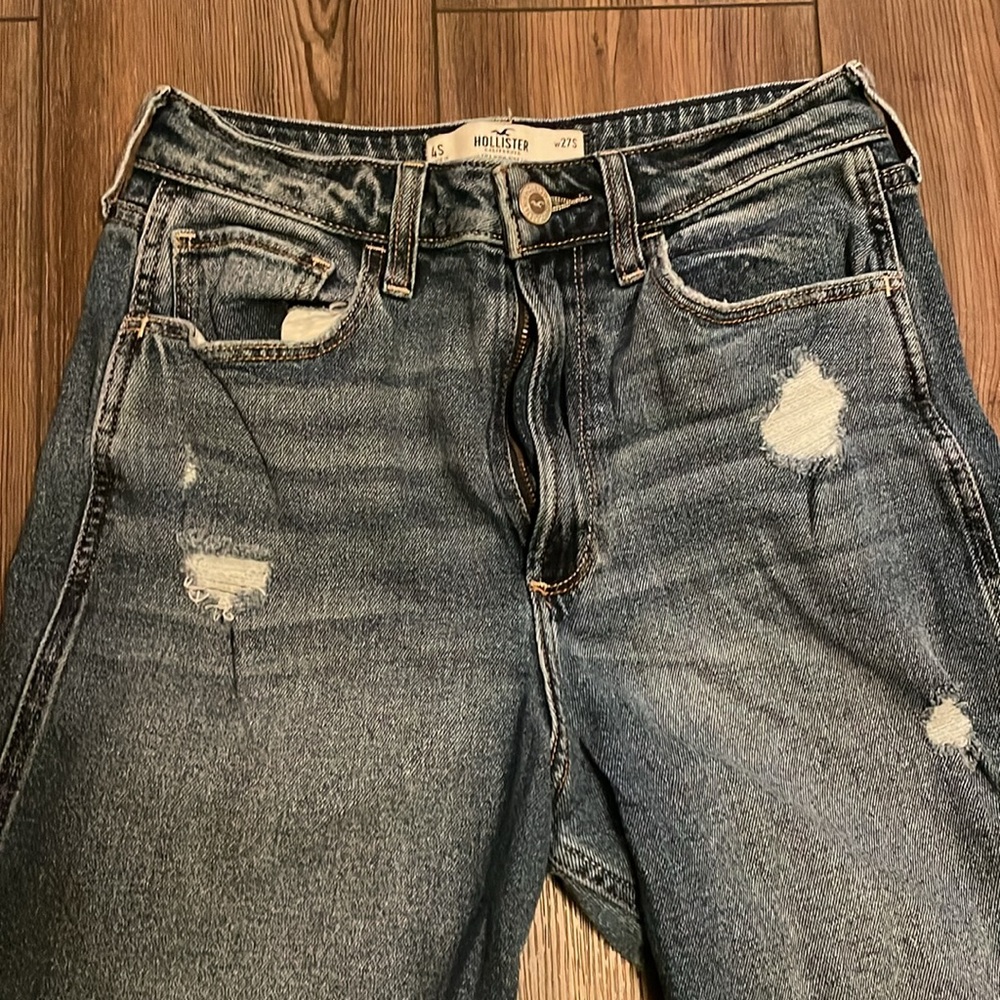 Hollister curvy ultra high rise mom jeans 27s - Picture 2 of 5